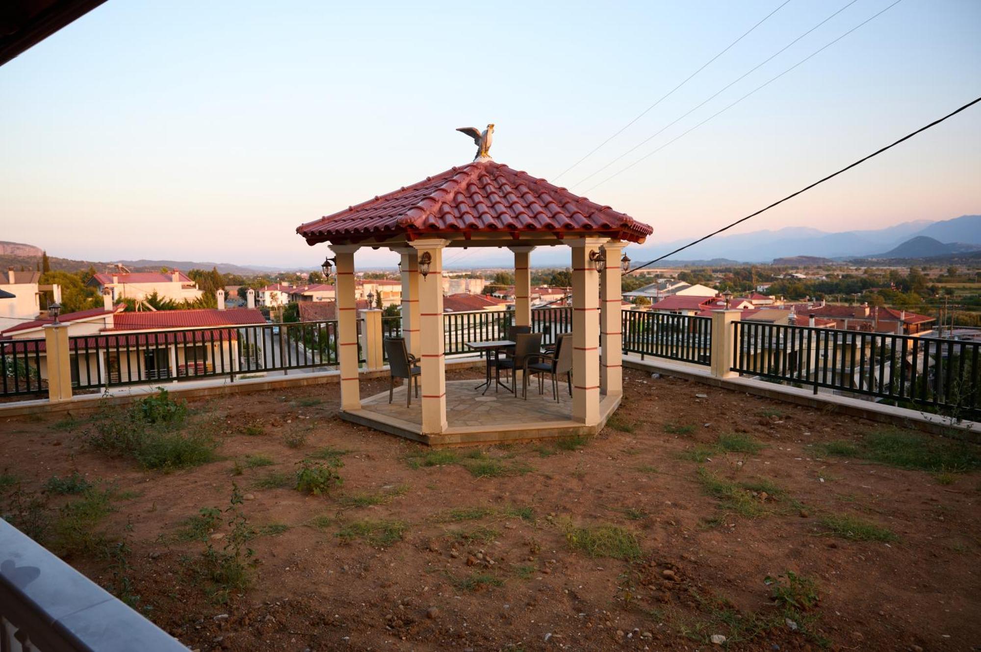 Famissi Suites 1 Καλαμπάκα Εξωτερικό φωτογραφία